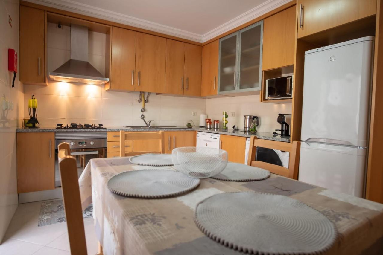 Sea House Apartment Nazare Bagian luar foto